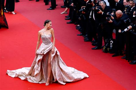  Festiwal de Cannes: Klasyczny Showdown Glamouru i Kontrowersji w XXI Wieku